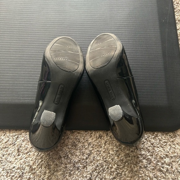 Laura Ashley Black Patent Pumps Size 7.5M Business Casual Office Formal Event - Picture 5 of 5